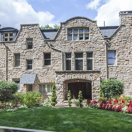 The Mansion At Maple Heights Bed and Breakfast Pittsburgh Exteriör bild