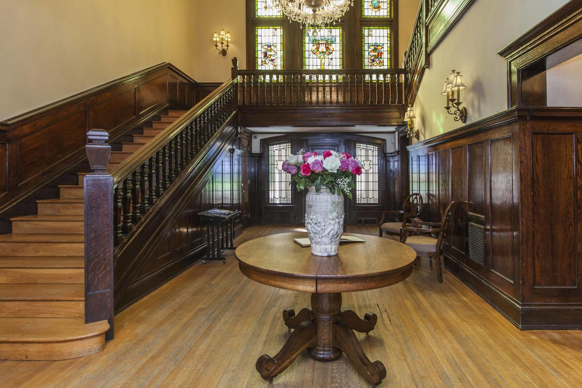 The Mansion At Maple Heights Bed and Breakfast Pittsburgh Exteriör bild