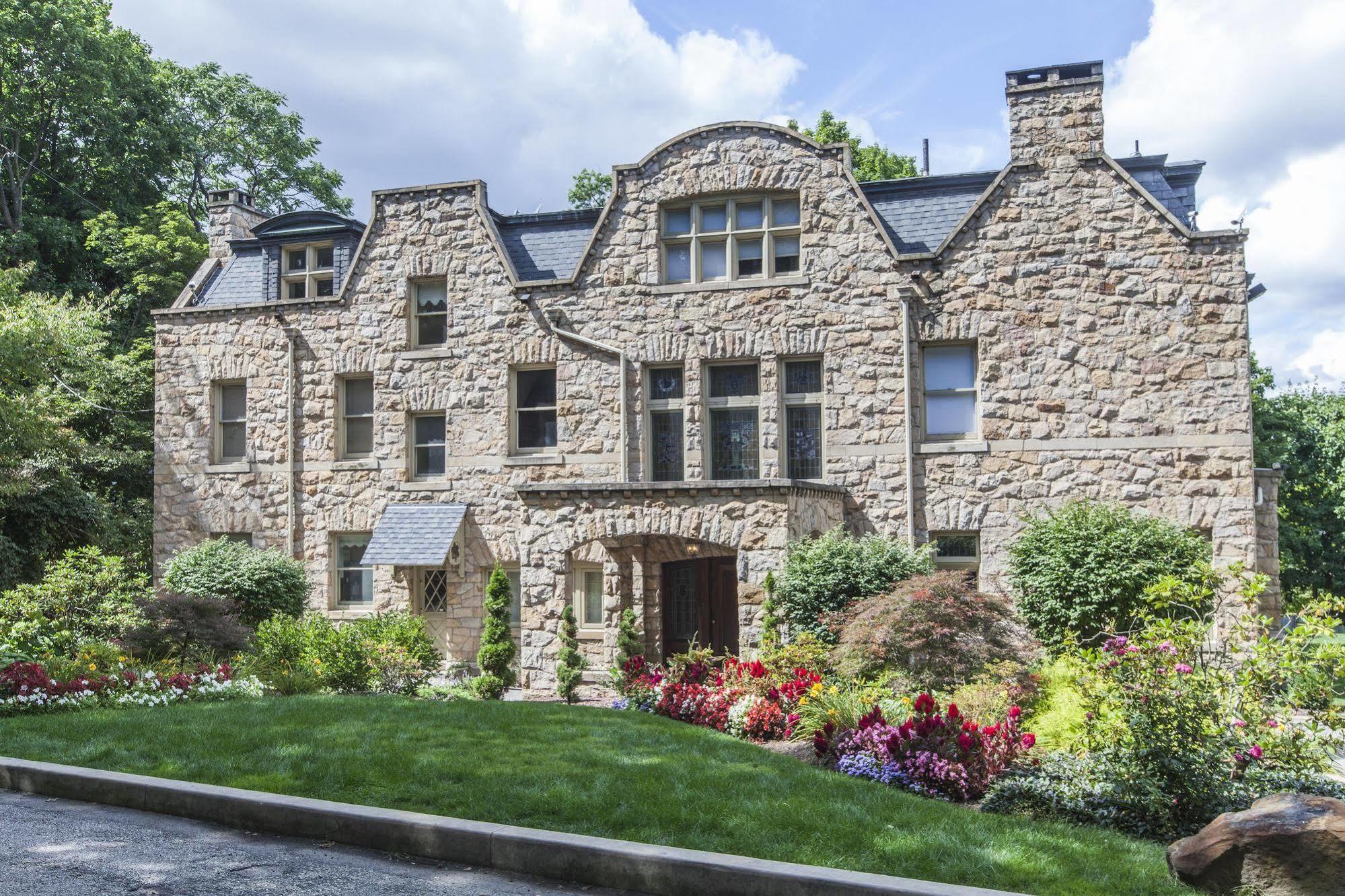 The Mansion At Maple Heights Bed and Breakfast Pittsburgh Exteriör bild