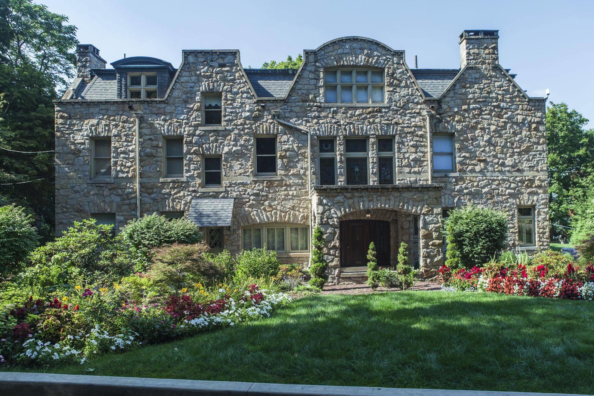 The Mansion At Maple Heights Bed and Breakfast Pittsburgh Exteriör bild